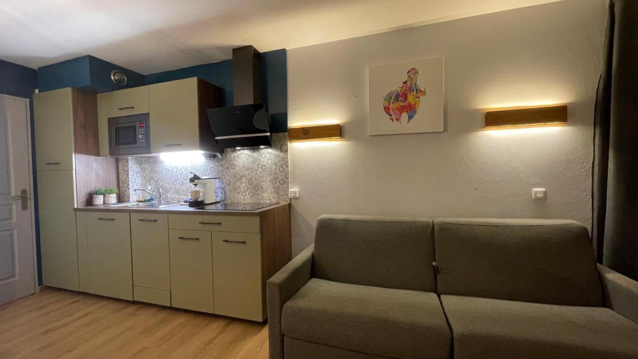 Sur Le Domaine Du Golf De Pont Royal Apartment *