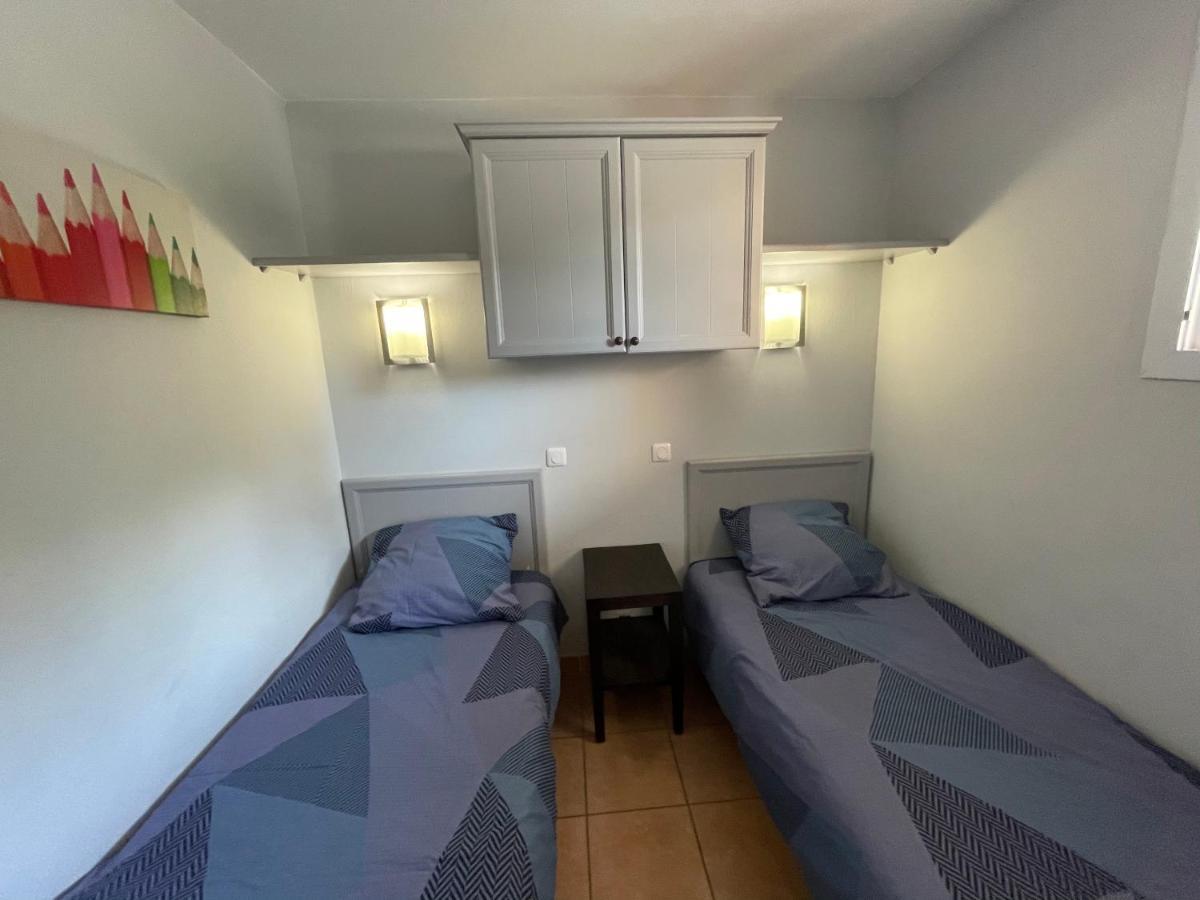 Sur Le Domaine Du Golf De Pont Royal Apartment